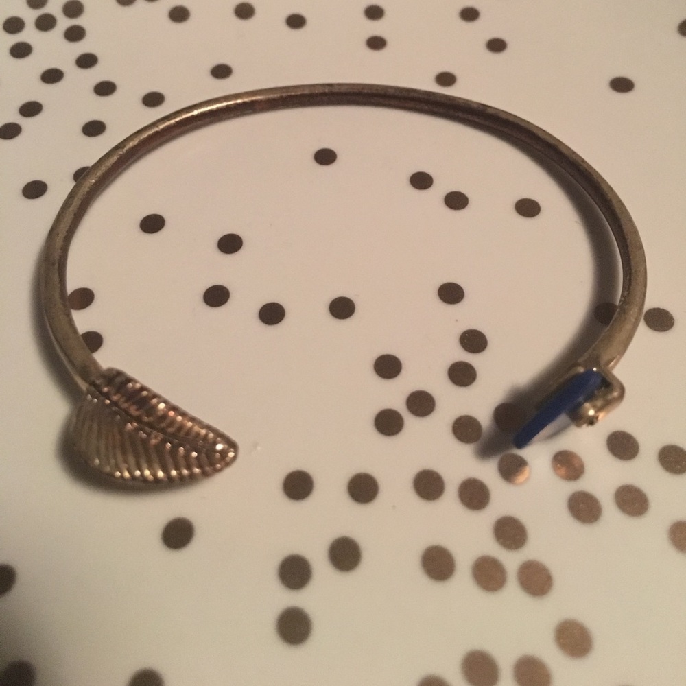 Arrow Of The Feather Cuff